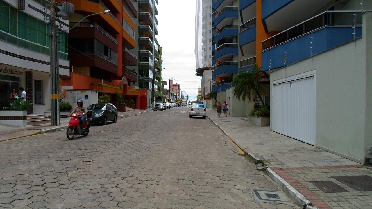 Apartamento para aluguel de temporada em Itapema (Meia Praia)