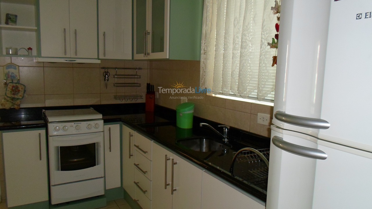 Apartamento para aluguel de temporada em Itapema (Meia Praia)