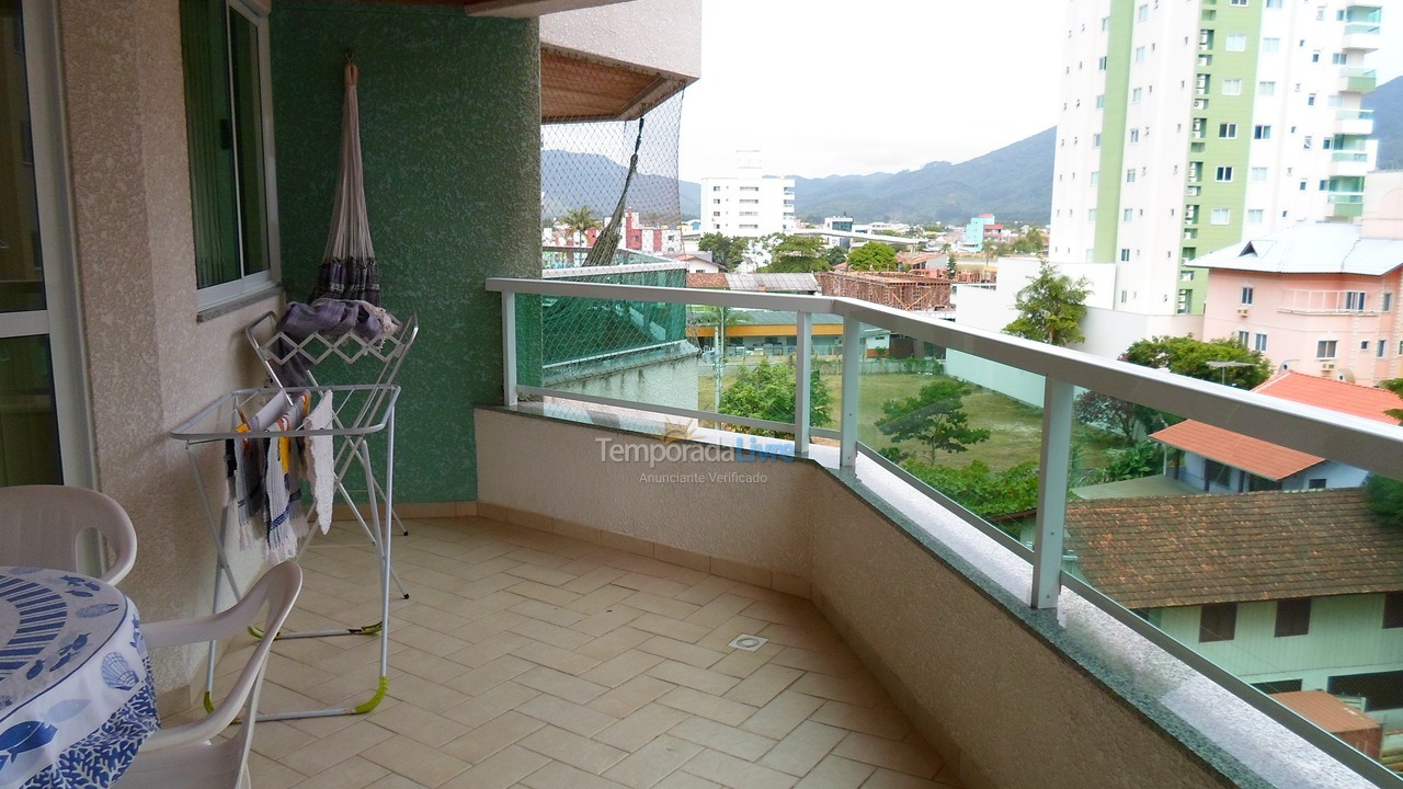 Apartamento para aluguel de temporada em Itapema (Meia Praia)