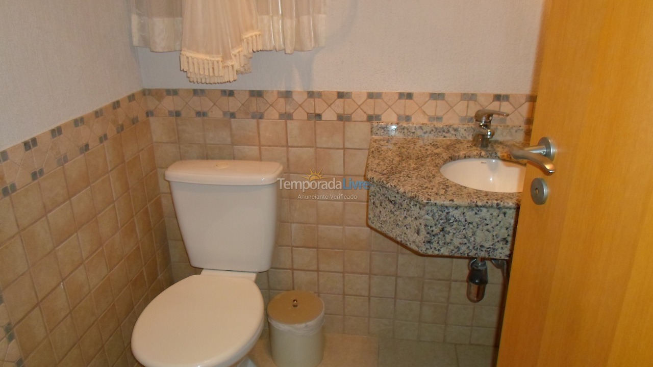 Apartamento para aluguel de temporada em Itapema (Meia Praia)