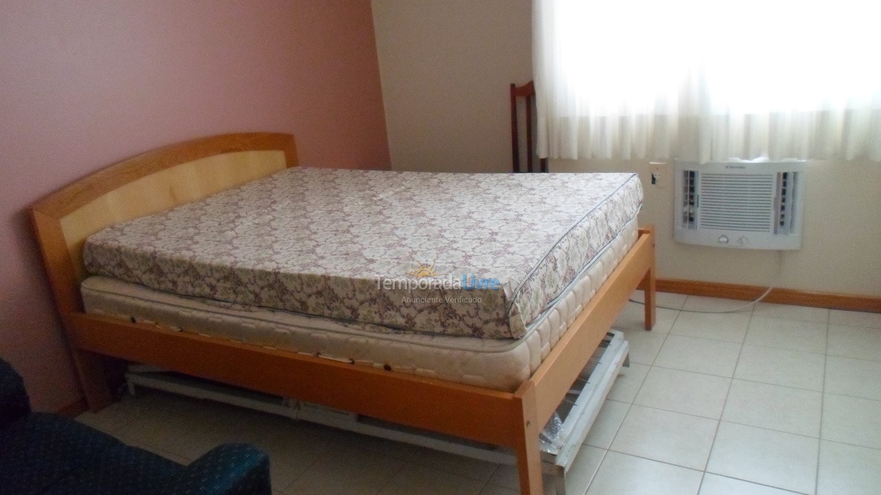 Apartamento para aluguel de temporada em Itapema (Meia Praia)