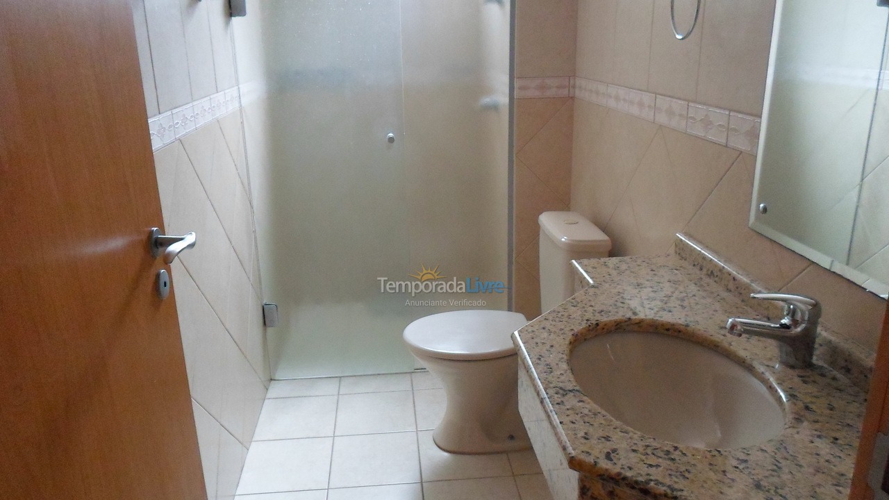 Apartamento para aluguel de temporada em Itapema (Meia Praia)