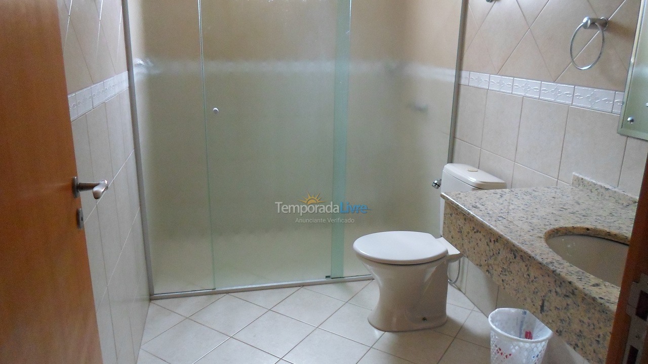 Apartamento para aluguel de temporada em Itapema (Meia Praia)