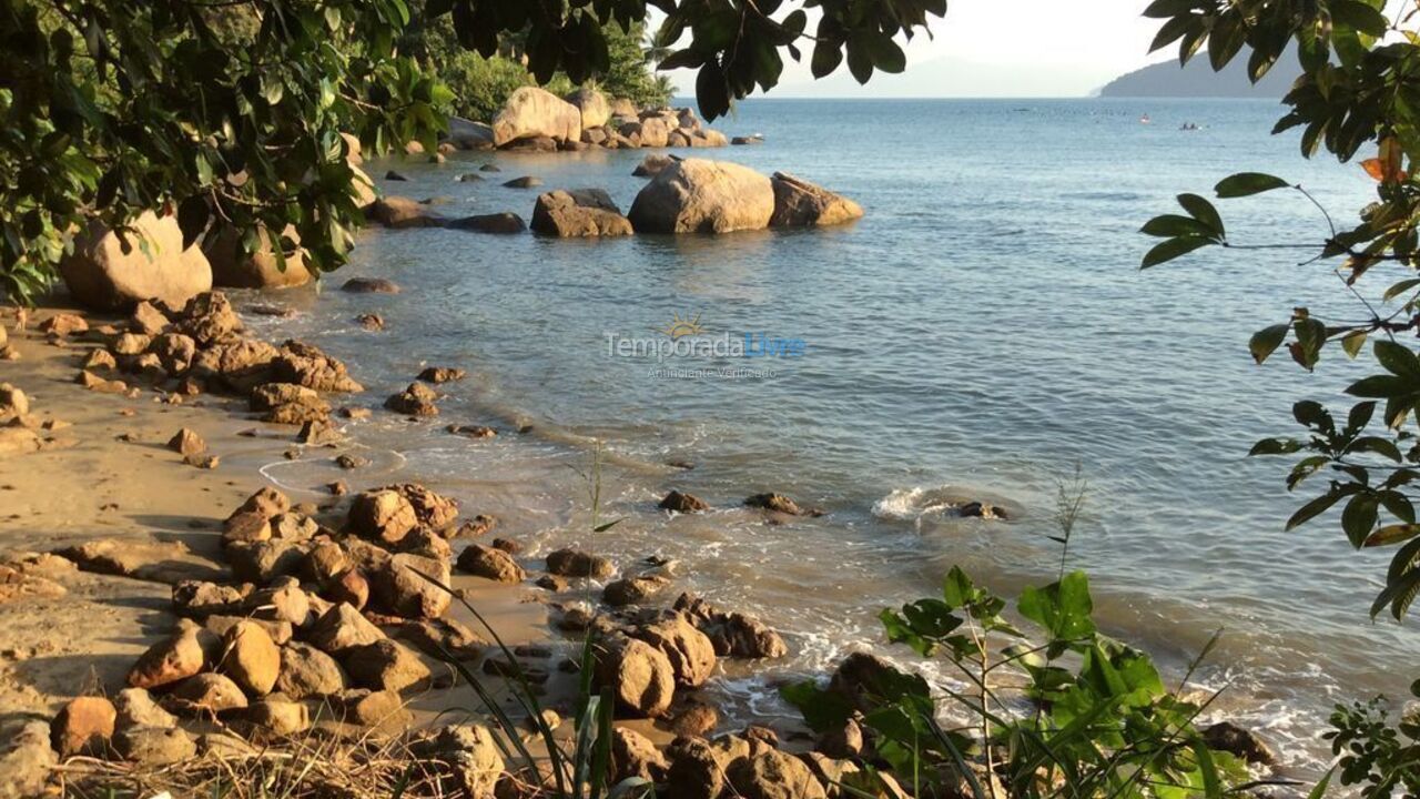 Casa para aluguel de temporada em Ubatuba (Enseada)