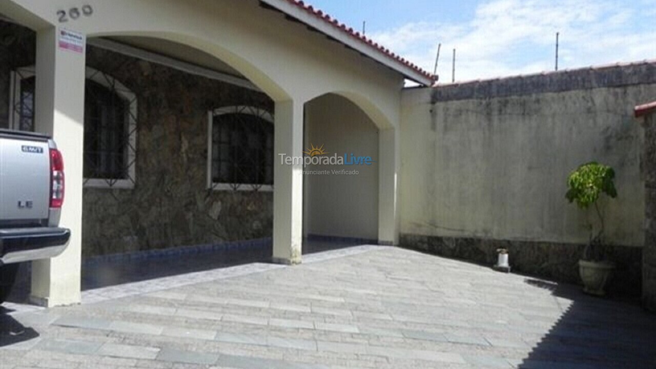 House for vacation rental in Peruíbe (Centro)