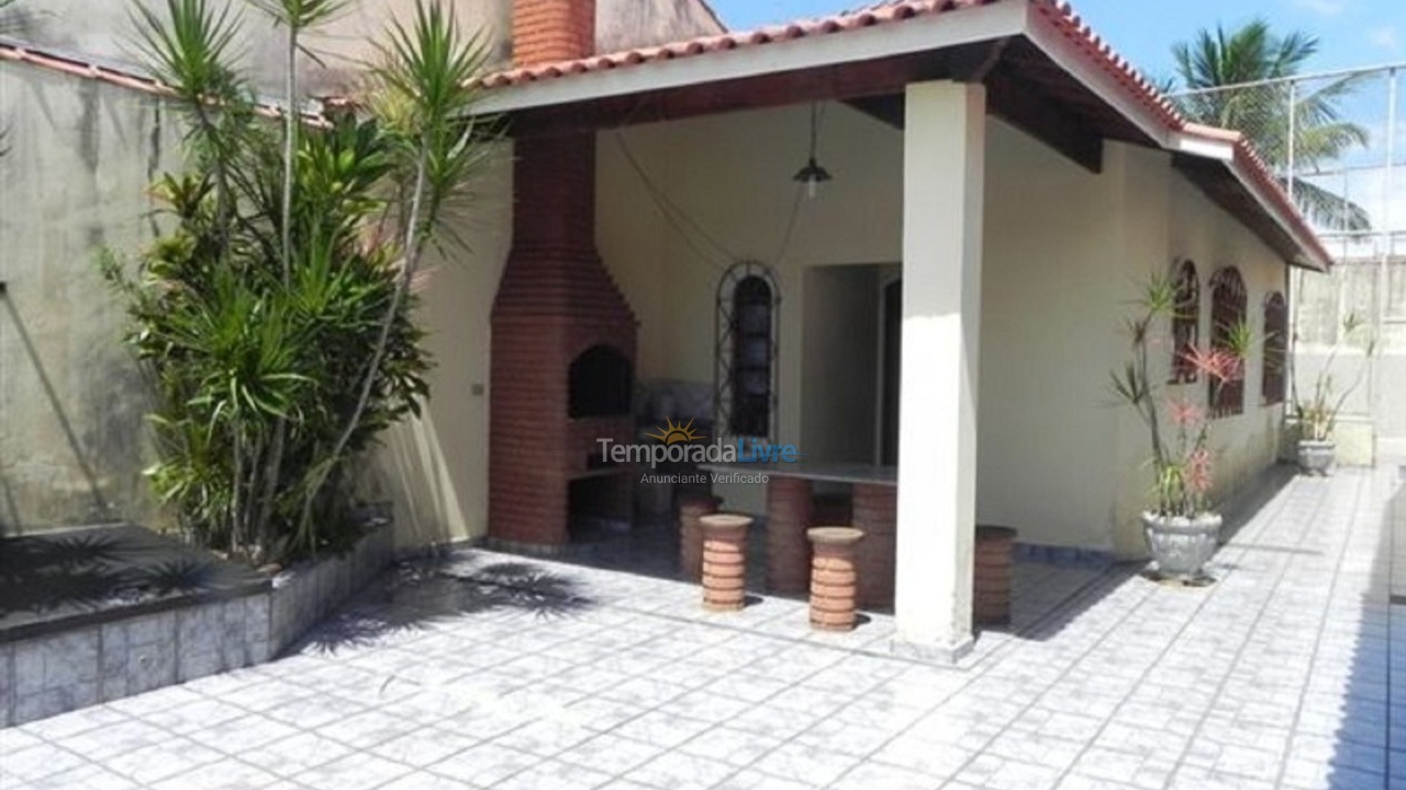 House for vacation rental in Peruíbe (Centro)