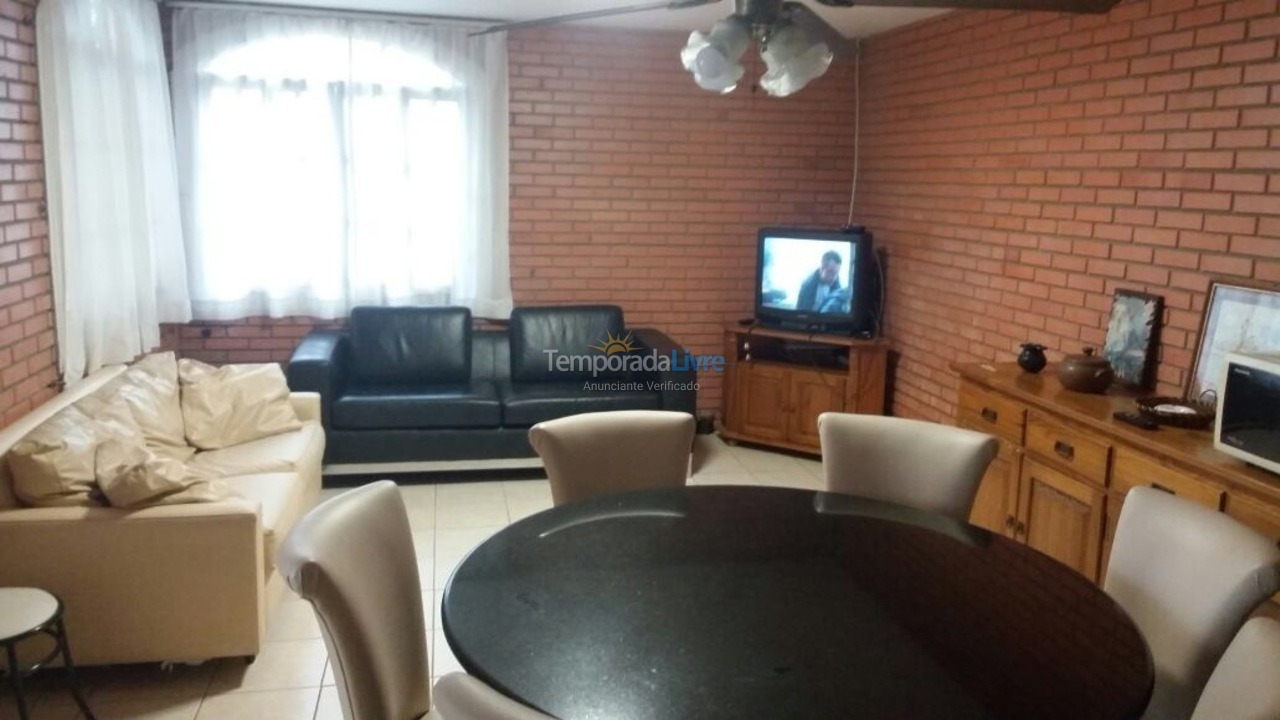 Casa para aluguel de temporada em Itapema (Meia Praia)