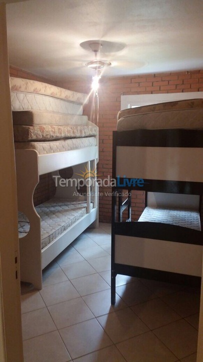 Casa para aluguel de temporada em Itapema (Meia Praia)