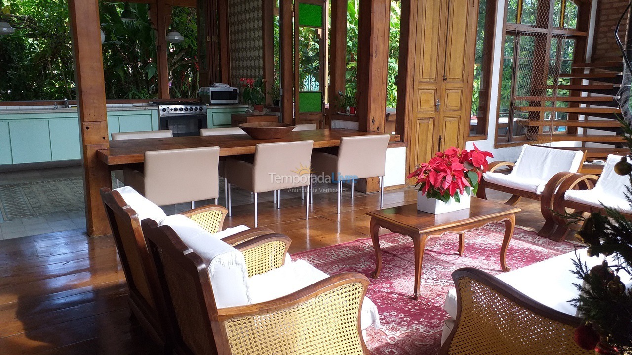 Casa para aluguel de temporada em Guarujá (Praia do Pernambuco)