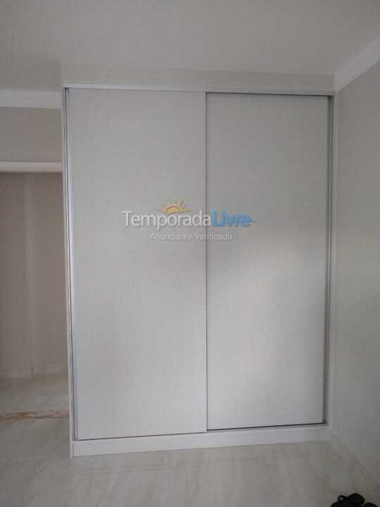 Apartamento para aluguel de temporada em Guarujá (Pitangueiras)