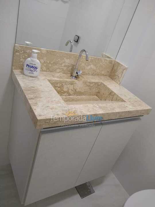 Apartamento para aluguel de temporada em Guarujá (Pitangueiras)