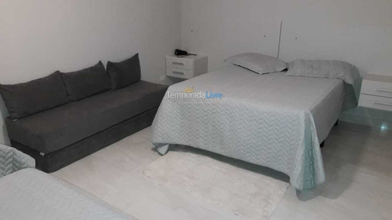 Apartamento para aluguel de temporada em Guarujá (Pitangueiras)