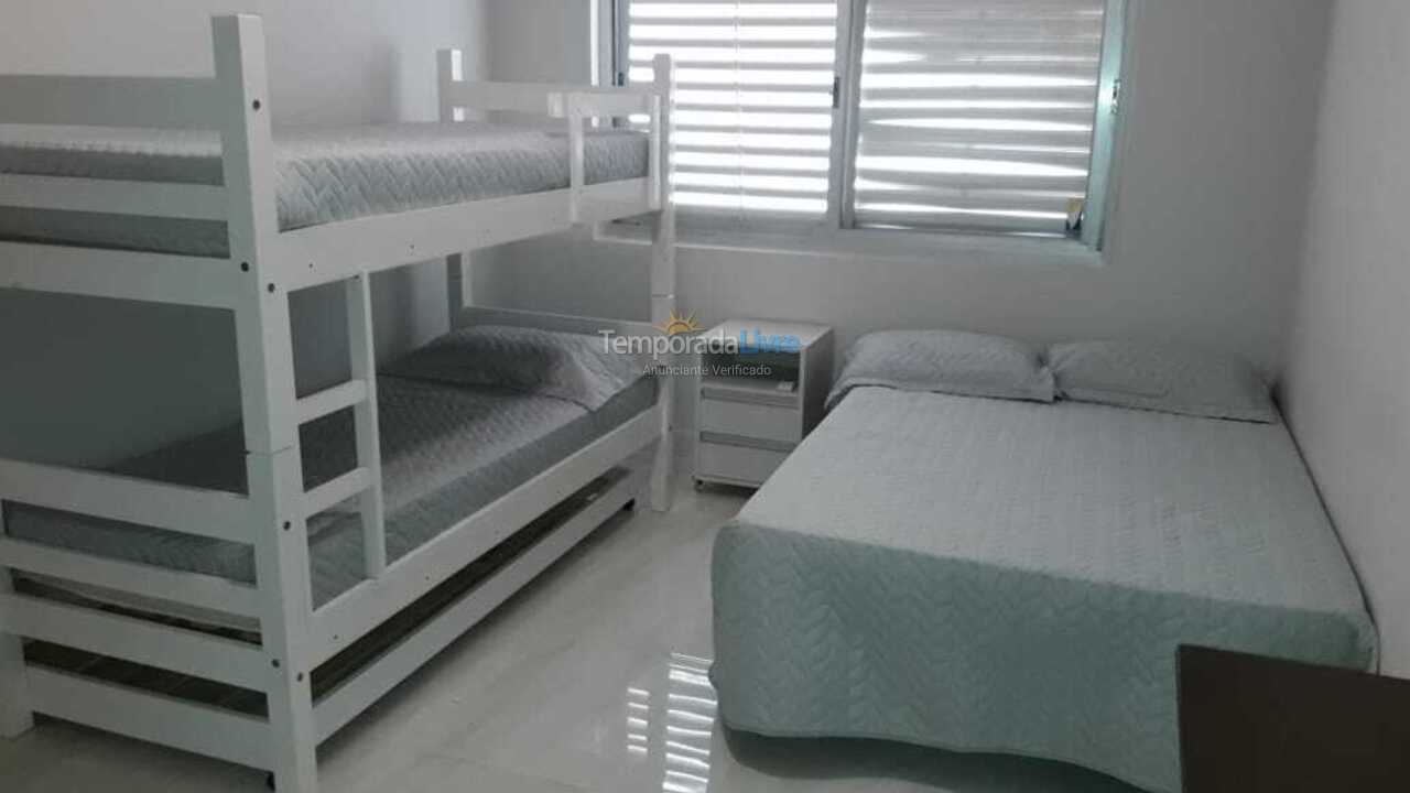 Apartamento para aluguel de temporada em Guarujá (Pitangueiras)