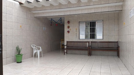 Maravillosa Casa en Praia Grande con Wi-Fi, Acogedora Barbacoa