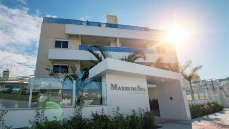 Precioso ático con 3 suites, jacuzzi, cancha deportiva. Completa!