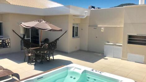 Precioso ático con 3 suites, jacuzzi, cancha deportiva. Completa!