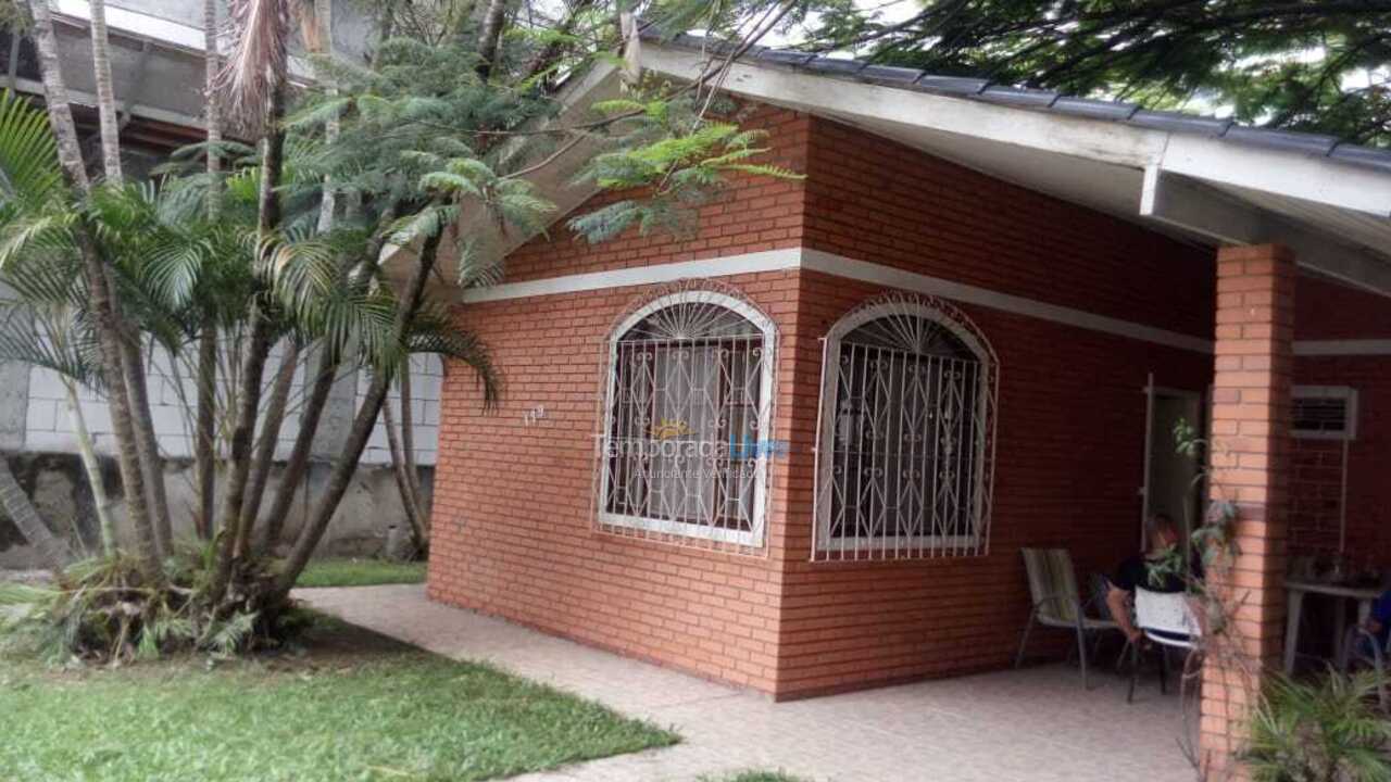 Casa para aluguel de temporada em Itapema (Meia Praia)