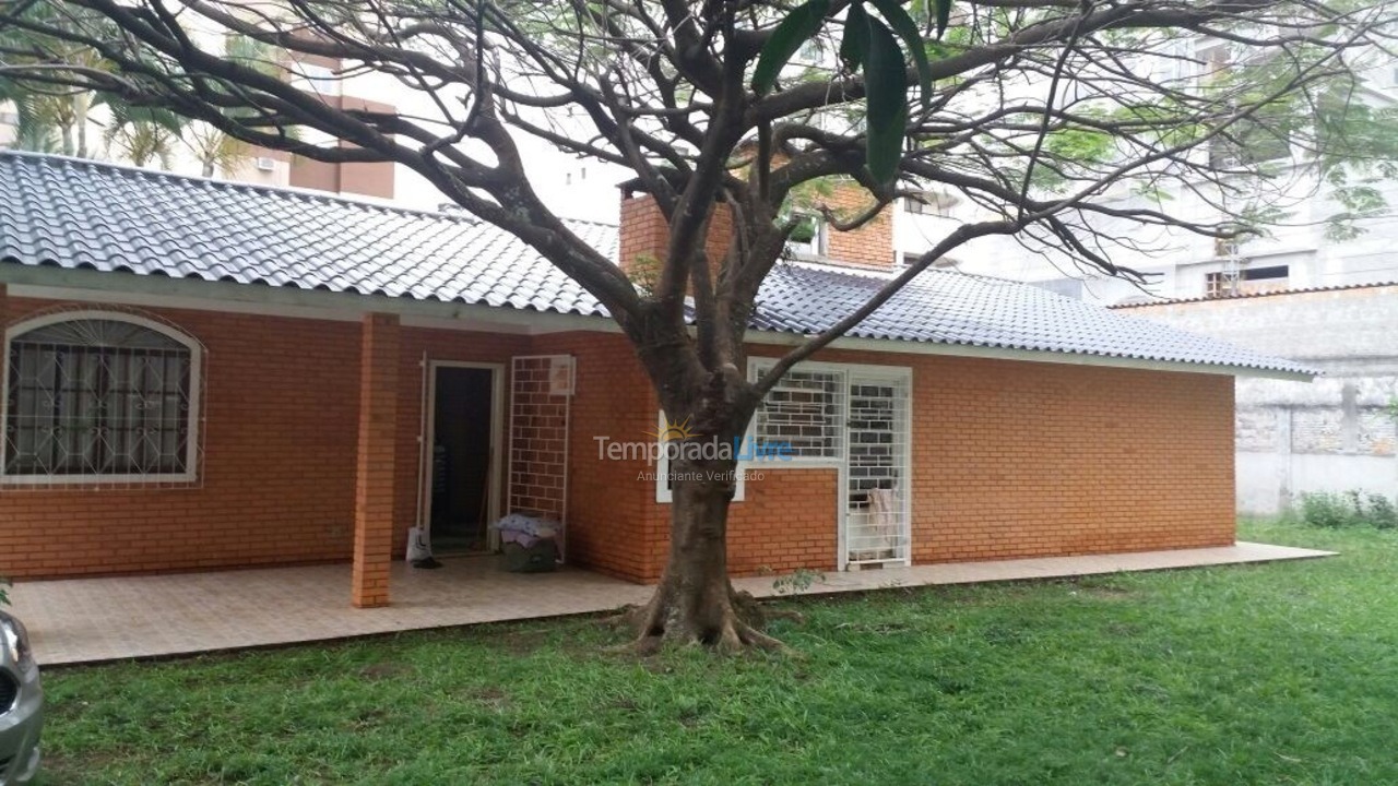 Casa para aluguel de temporada em Itapema (Meia Praia)