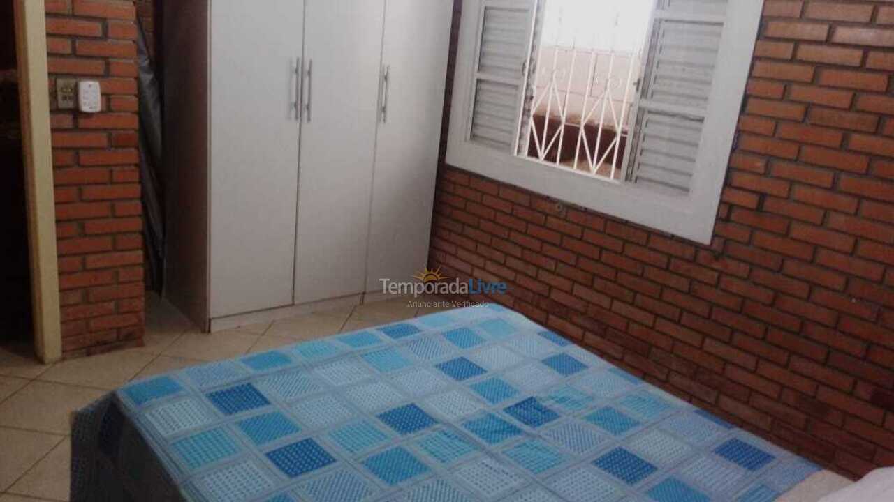 Casa para aluguel de temporada em Itapema (Meia Praia)