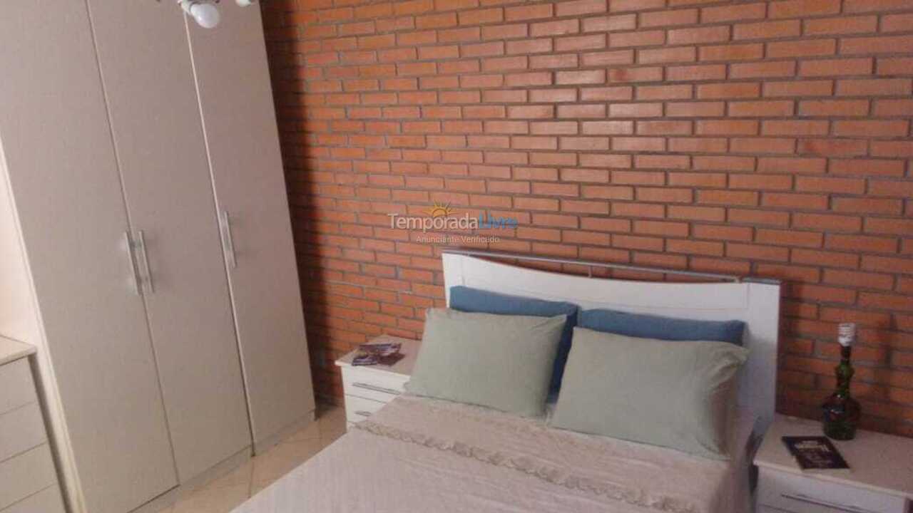 Casa para aluguel de temporada em Itapema (Meia Praia)