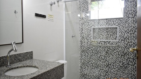 Banheiro social (do lado do dormitório "2")