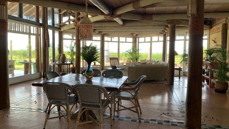 Lugar Maravilhoso na beira da praia