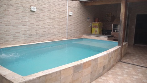 Òtima localização com piscina,garagem,acomoda 12