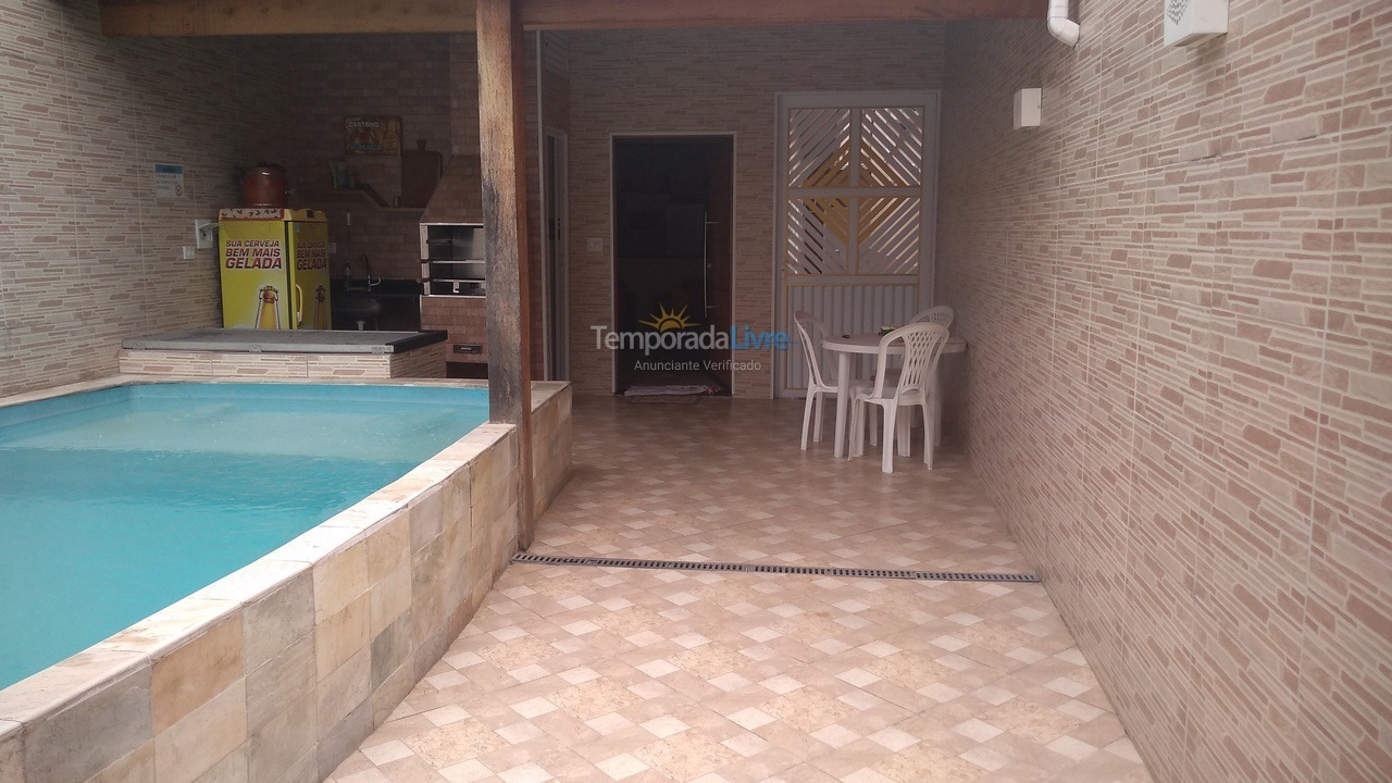 Casa para aluguel de temporada em Praia Grande (Praia do Caiçara)