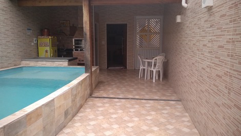 Òtima localização com piscina,garagem,acomoda 12