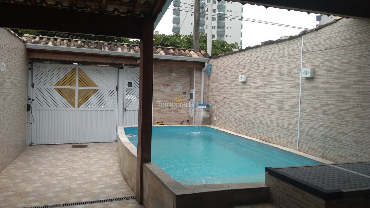 Casa para aluguel de temporada em Praia Grande (Praia do Caiçara)
