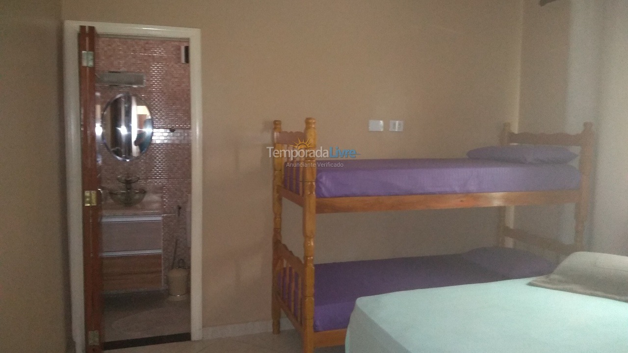 Casa para aluguel de temporada em Praia Grande (Praia do Caiçara)