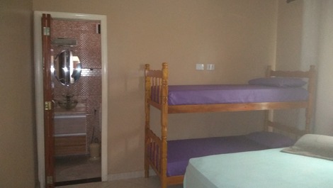 Òtima localização com piscina,garagem,acomoda 12