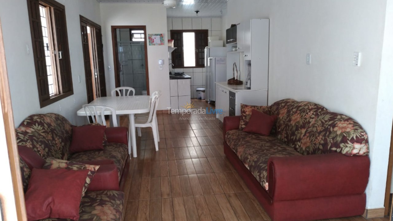 Casa para alquiler de vacaciones em Pontal do Paraná (Praia de Leste)