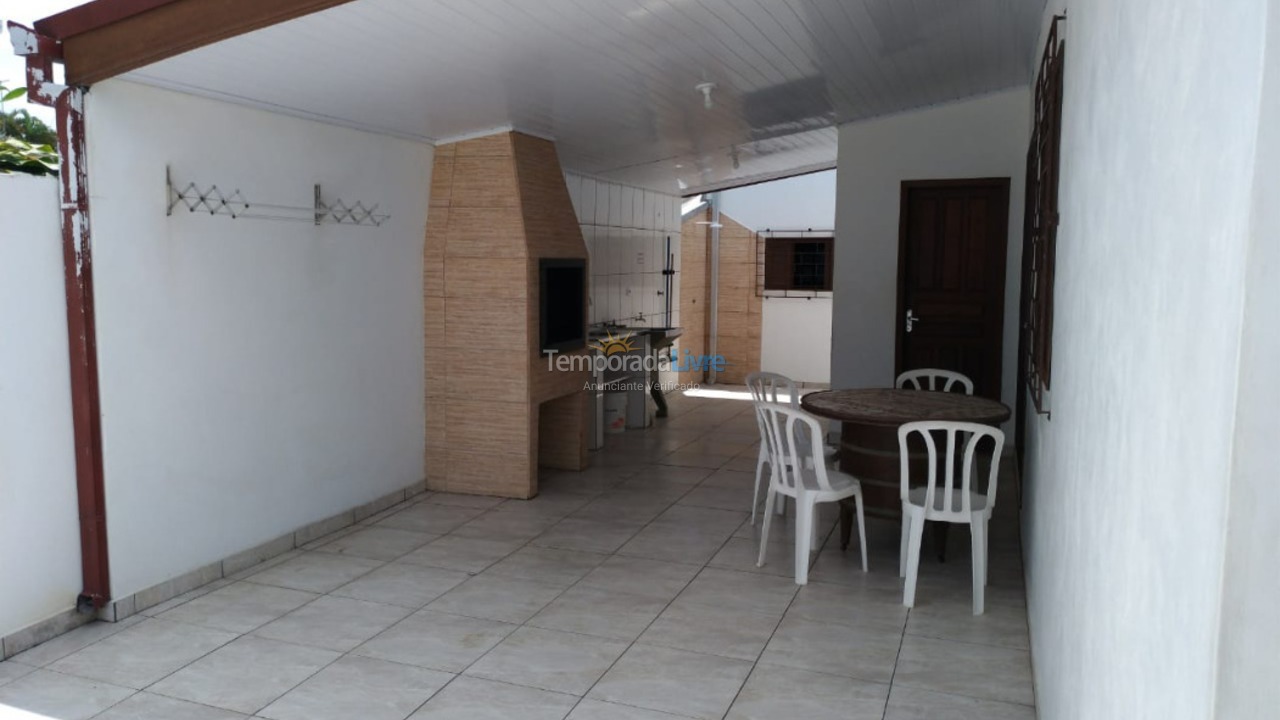 Casa para alquiler de vacaciones em Pontal do Paraná (Praia de Leste)