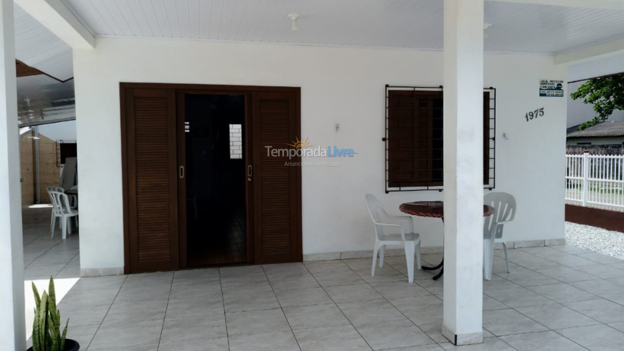 Casa para alquiler de vacaciones em Pontal do Paraná (Praia de Leste)