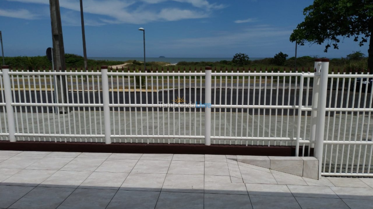 Casa para alquiler de vacaciones em Pontal do Paraná (Praia de Leste)