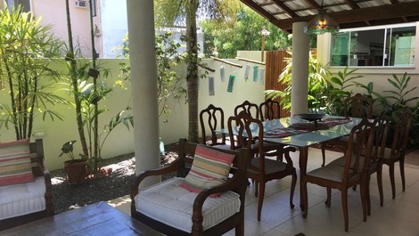 Maravilhosa casa à beira do Rio Jacuípe, excelente área gourmet