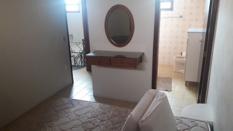 Excellent SOBRADO with Edicula, inf. Pool, barbecue and snooker