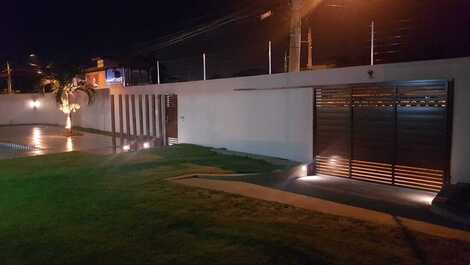 Portões eletrônicos para carros e pedestres 