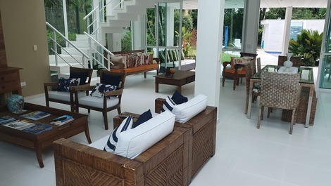 Visão da sala com 3 ambientes