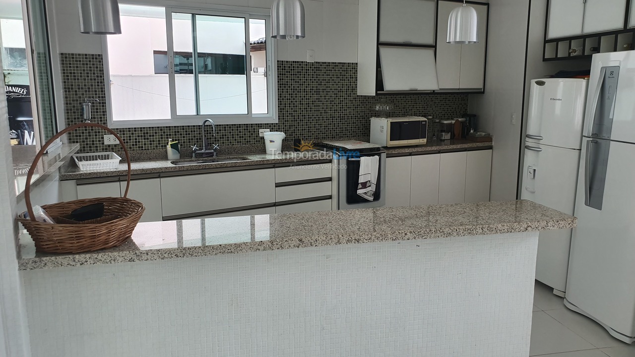 Casa para aluguel de temporada em Bertioga (Riviera de São Lourenço)