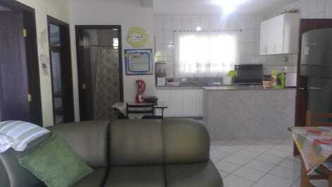 Itapoá / SC - Casa Edícula - one block from the sea, capacity 11 people