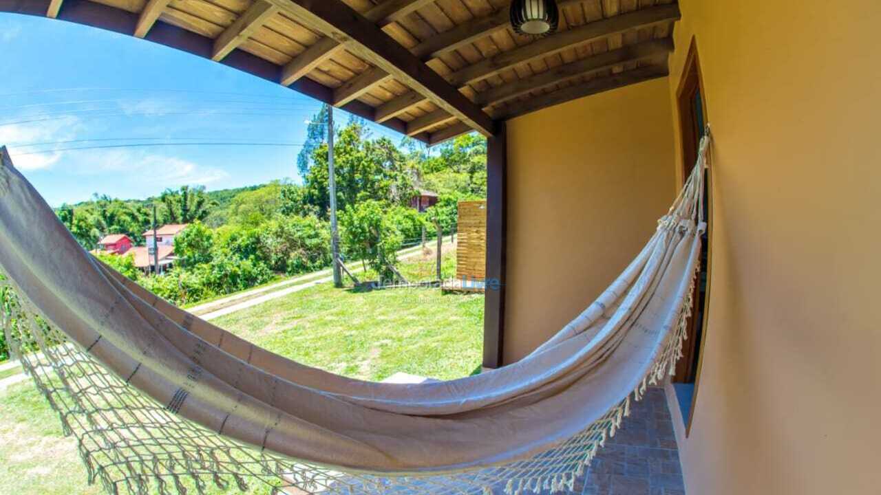 Casa para aluguel de temporada em Imbituba (Praia do Rosa)