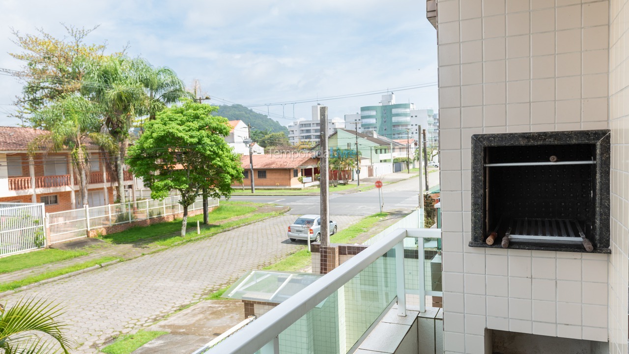 Apartamento para aluguel de temporada em Guaratuba (Praia Central)