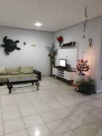 Beautiful house in Guarujá Cove with 5 suites and 100 meters from the sea