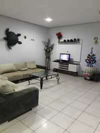 Beautiful house in Guarujá Cove with 5 suites and 100 meters from the sea