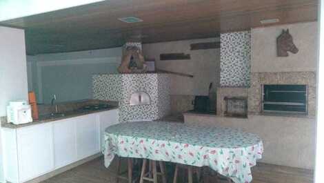 Beautiful house in Guarujá Cove with 5 suites and 100 meters from the sea