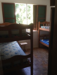 Quarto com 3 beliches apto 19