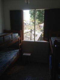 Quarto com 3 beliches apto 19