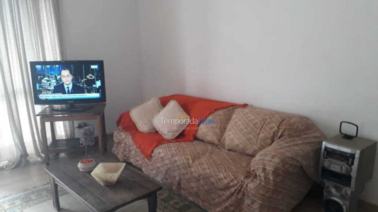 Apartamento para aluguel de temporada em Guarujá (Pitangueiras)